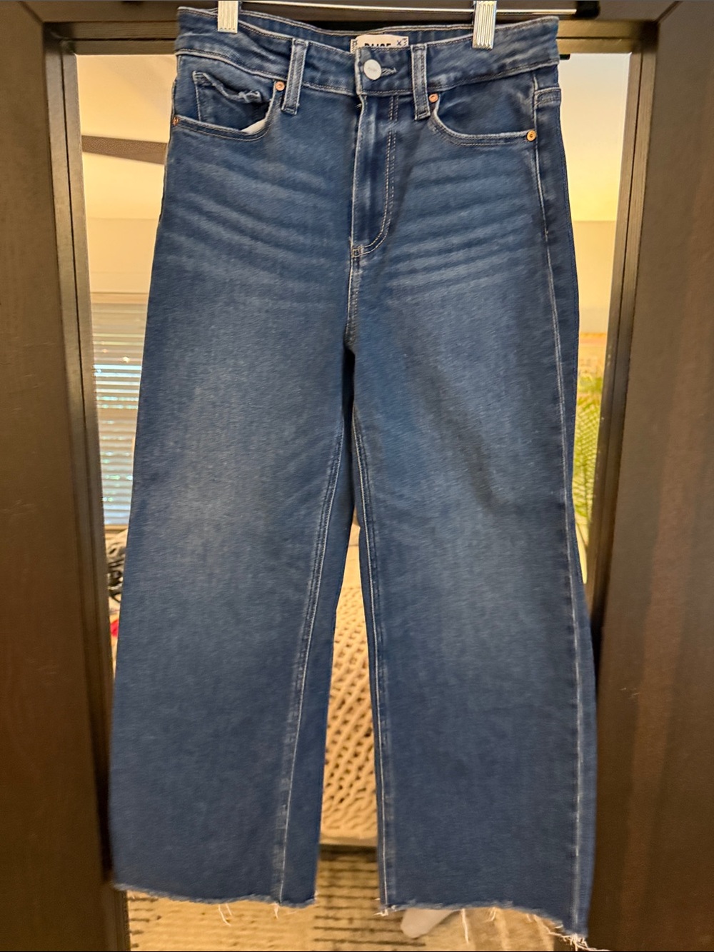 PAIGE Anessa Jeans -Cropped Raw Hem